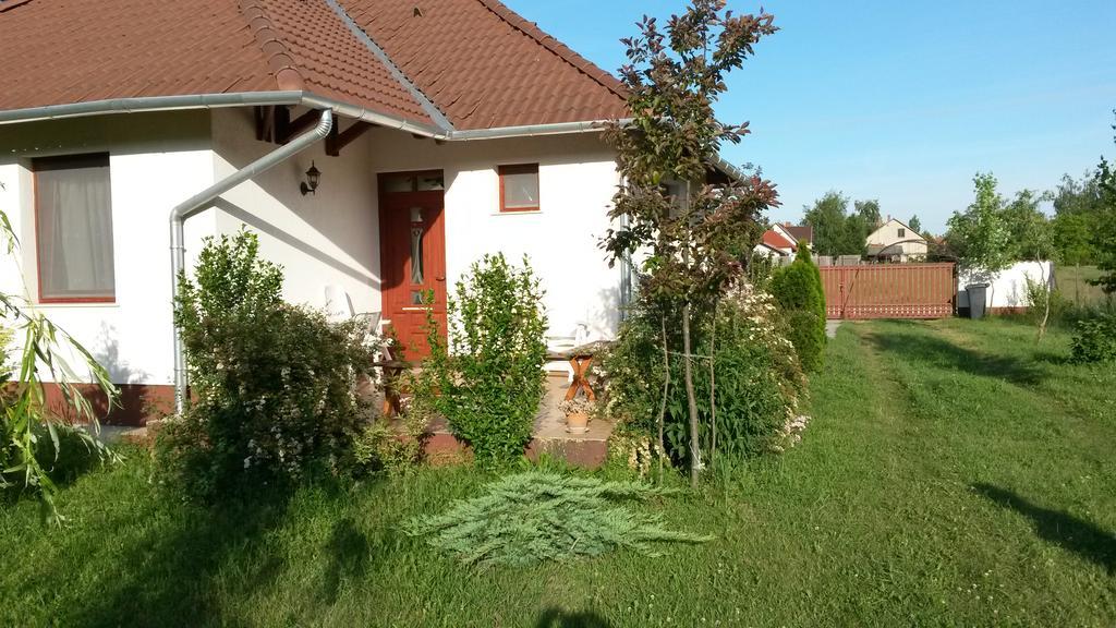 Cserkei Nyaralo Cserkeszőlő Pokoj fotografie